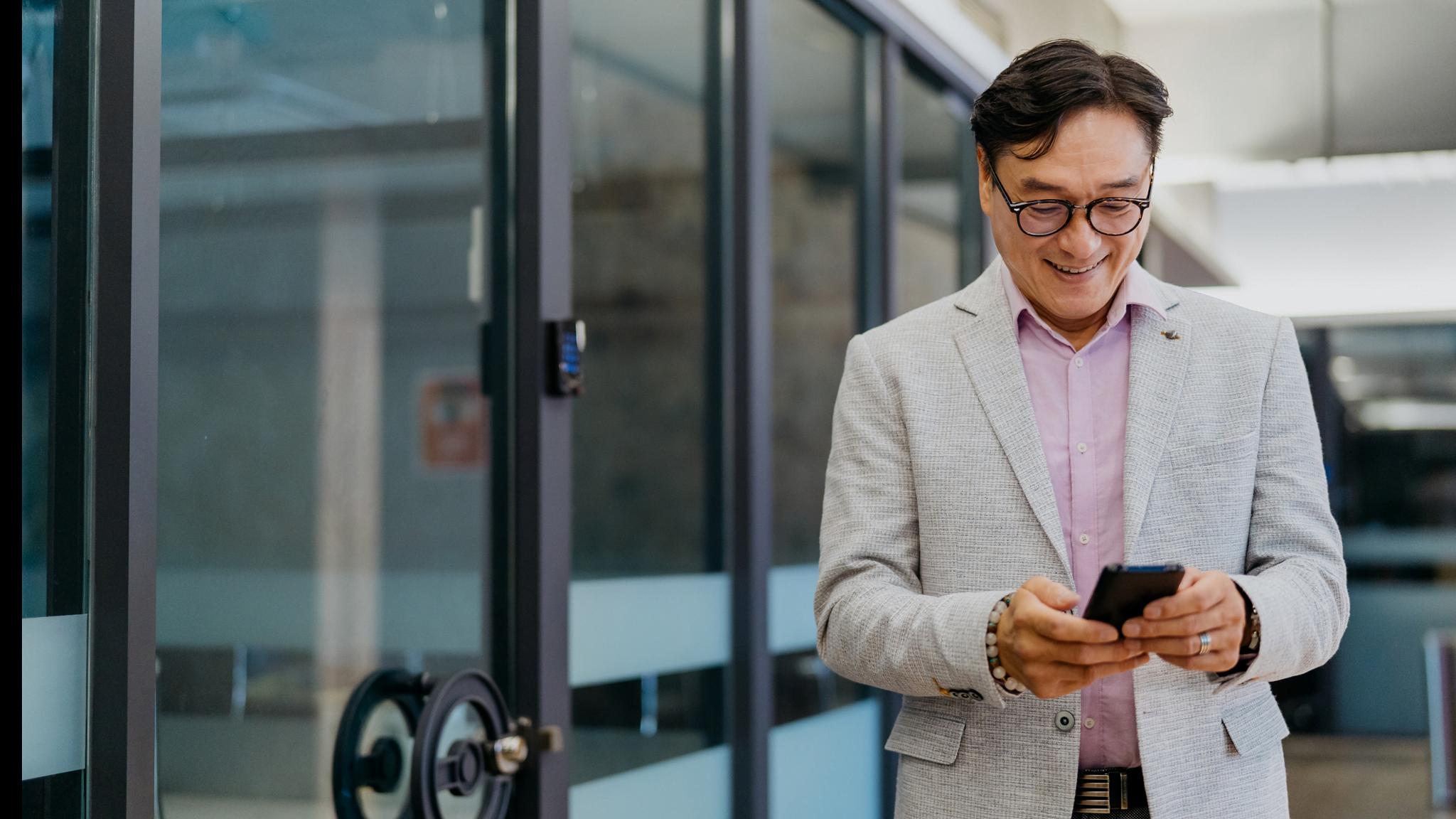 Man using smartphone